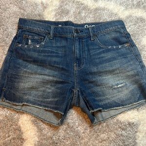 Gap 1969 Size 26 Excellent Condition mid-rise distressed denim cut off shorts